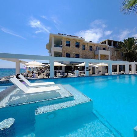 Saint Tropez Boutique Hotel Виллемстад Экстерьер фото