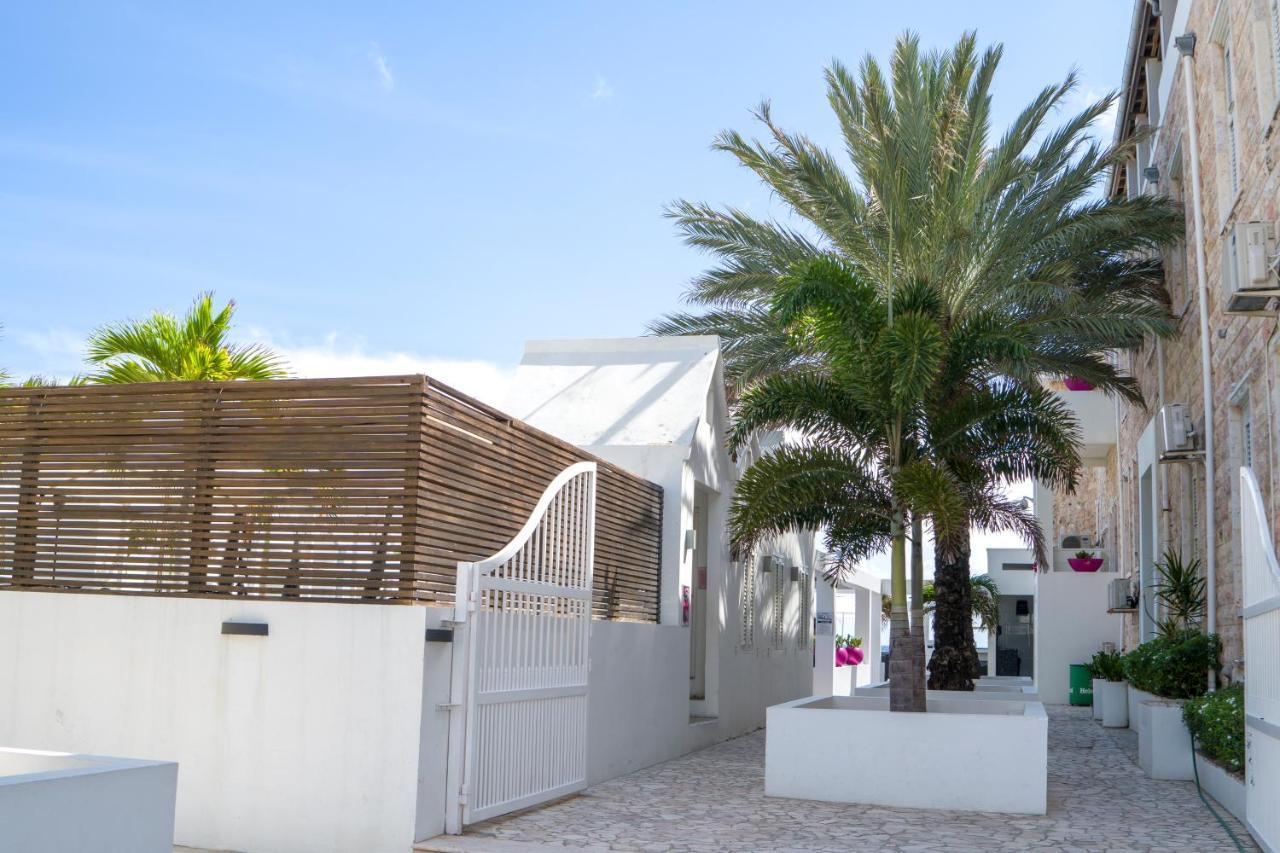 Saint Tropez Boutique Hotel Виллемстад Экстерьер фото