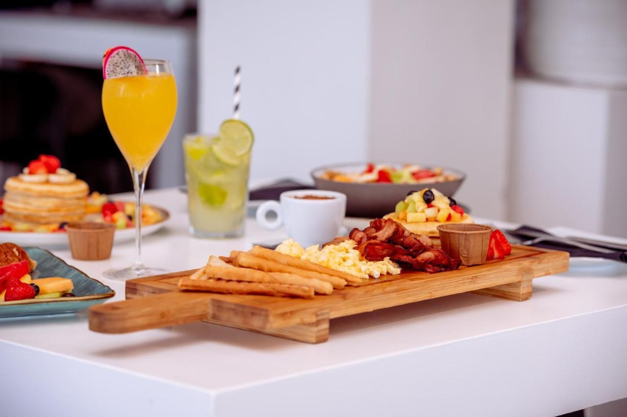 Saint Tropez Boutique Hotel Виллемстад Экстерьер фото