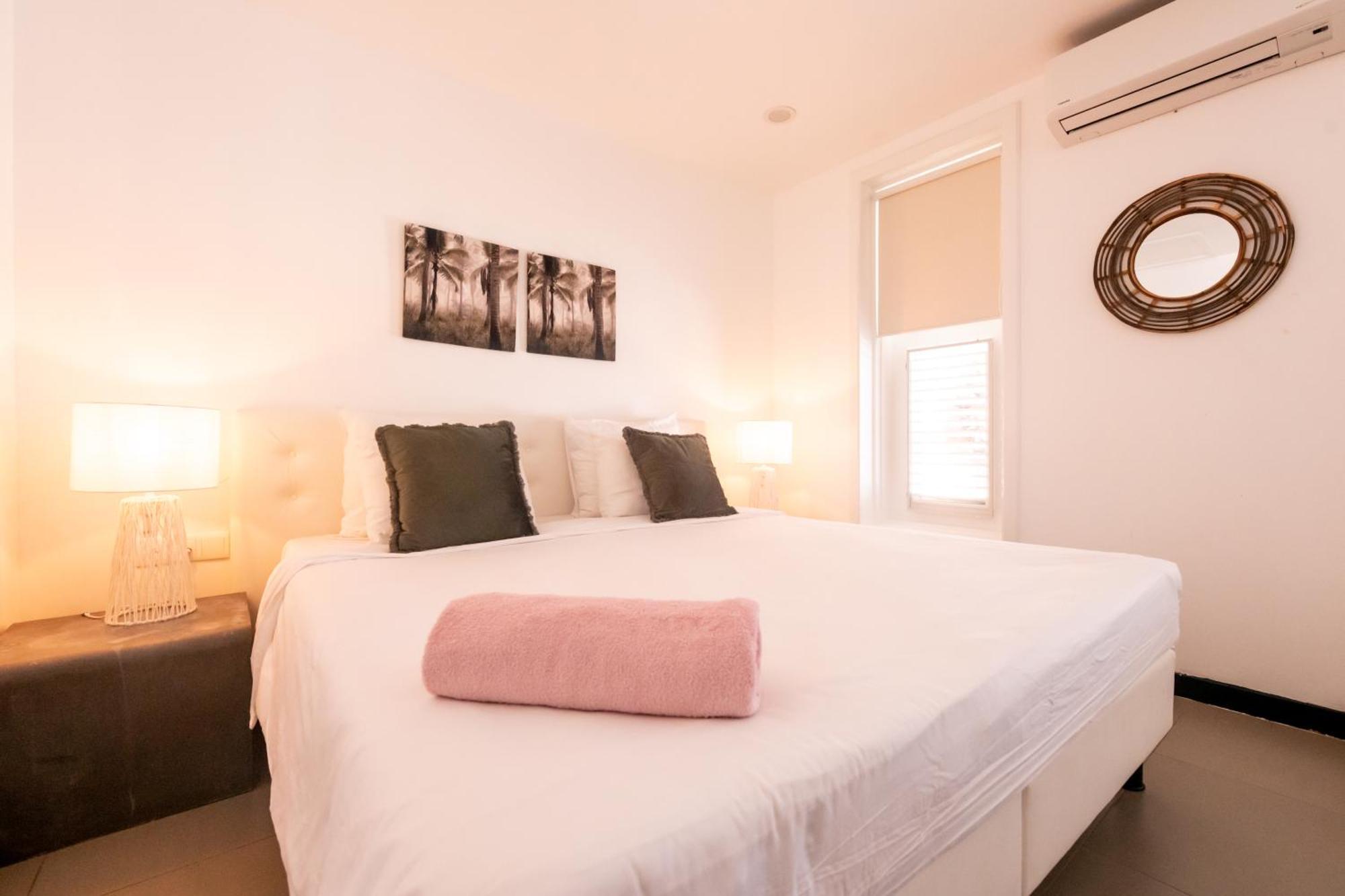 Saint Tropez Boutique Hotel Виллемстад Номер фото