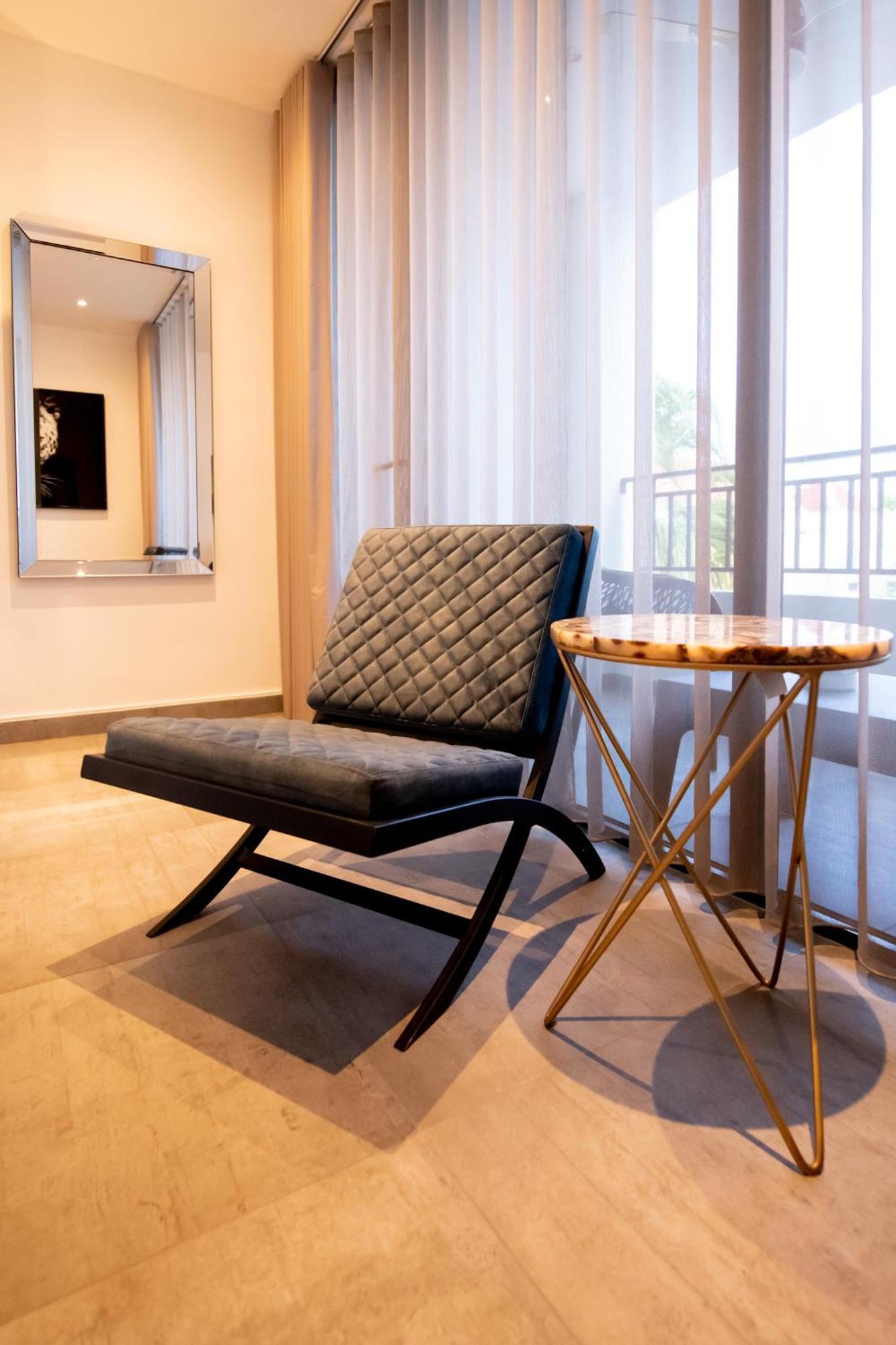 Saint Tropez Boutique Hotel Виллемстад Номер фото