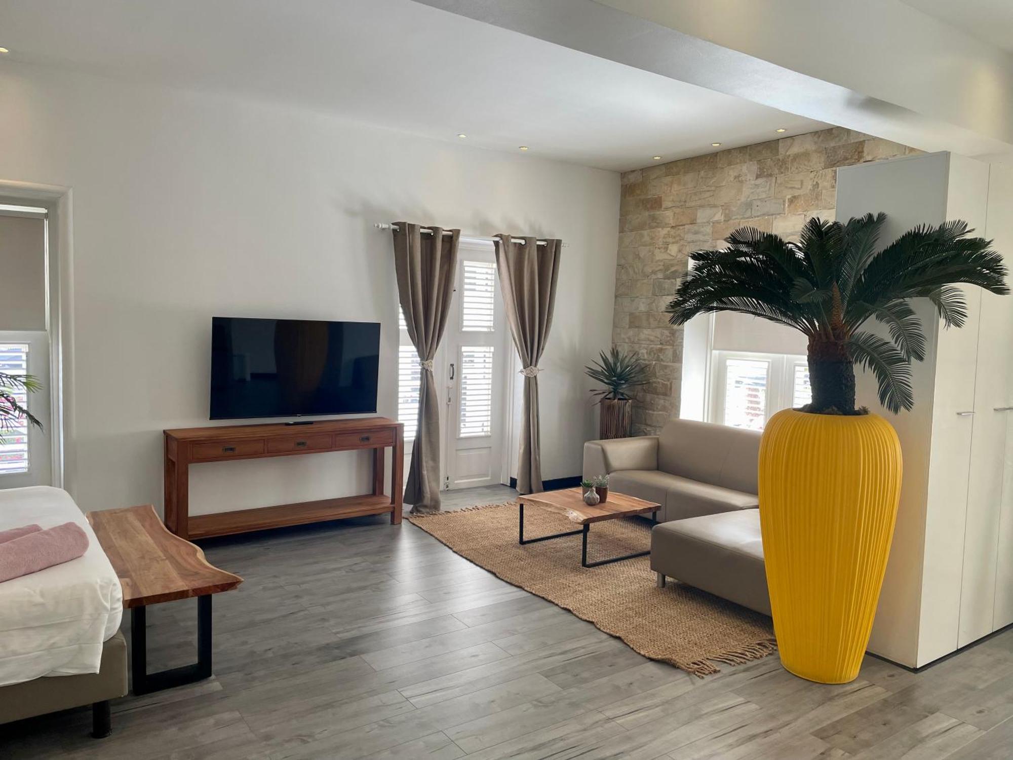 Saint Tropez Boutique Hotel Виллемстад Номер фото