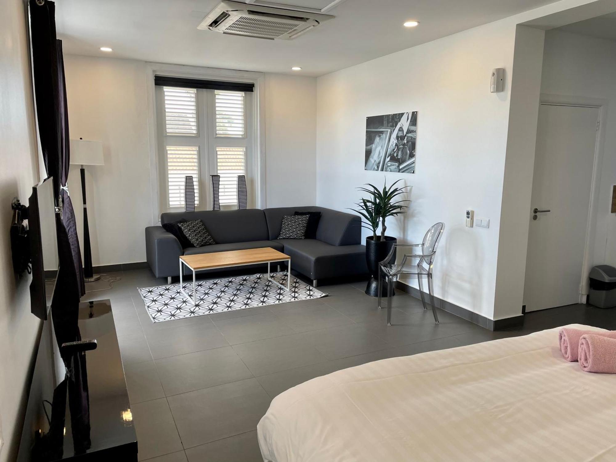 Saint Tropez Boutique Hotel Виллемстад Номер фото